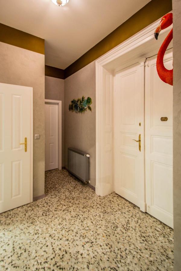 Ferienwohnung 3Bdr Oasis In The Heart Of Prag Exterior foto