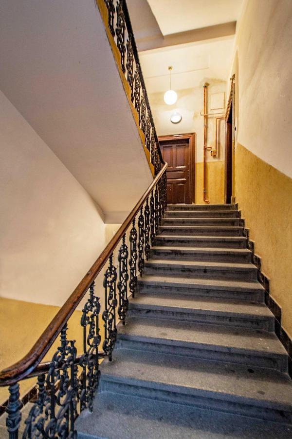 Ferienwohnung 3Bdr Oasis In The Heart Of Prag Exterior foto